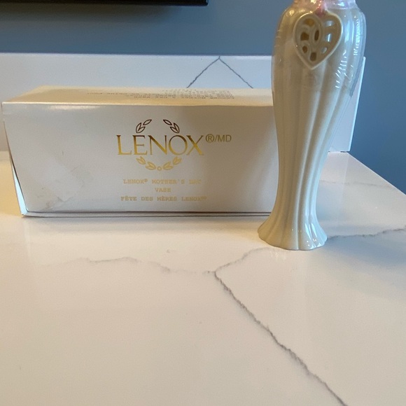 Lenox Mothers Day Vase Original Box Gold Rim Heart Charm Pink Bow Flowers 6.5” - Picture 5 of 10